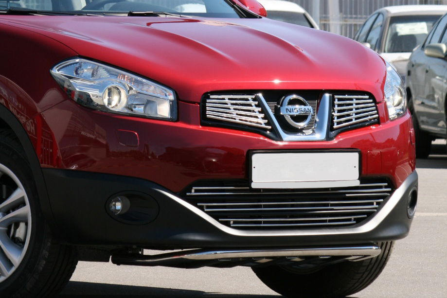 Решетка радиатора Nissan Qashqai 13-16